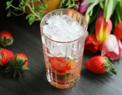 Клубничный мохито алкогольный - шаг 11