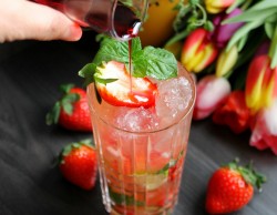 Клубничный мохито алкогольный - шаг 13