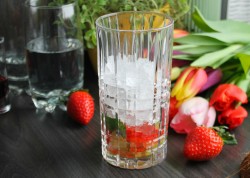 Клубничный мохито алкогольный - шаг 9