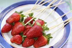 Клубника в карамели десерт на День всех Влюбленных - шаг 4