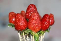 Клубника в карамели десерт на День всех Влюбленных - шаг 9