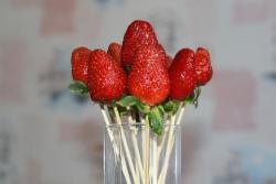 Клубника в карамели десерт на День всех Влюбленных - шаг 10