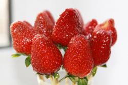 Клубника в карамели десерт на День всех Влюбленных - шаг 8