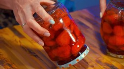 Клубника в собственном соку на зиму - шаг 15