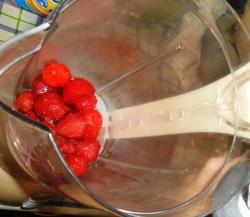 Молочный коктейль с бананом - шаг 2