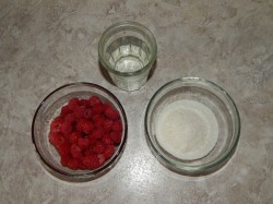 Компот из малины на зиму - шаг 1 Компот из малины на зиму - шаг 1