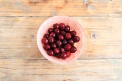 Компот из вишни с косточками - шаг 2