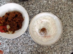 Конфеты из сухофруктов в блендере - шаг 3