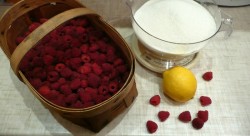 Малиновый конфитюр из малины - шаг 1 Малиновый конфитюр из малины - шаг 1