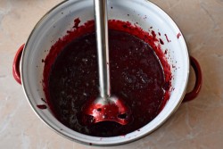 Конфитюр из черной смородины - шаг 2 Конфитюр из черной смородины - шаг 2