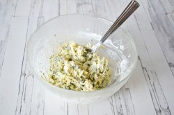 Конвертики из лаваша с сыром - шаг 5