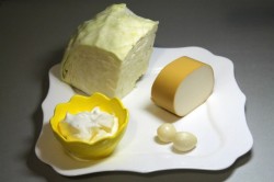 Салат с капустой и копчёным сыром - шаг 1