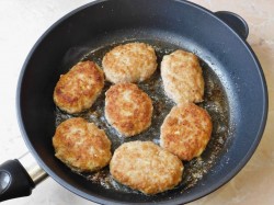 Котлеты из кабачков с фаршем - шаг 10 Котлеты из кабачков с фаршем - шаг 10