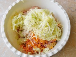 Котлеты из кабачков с фаршем - шаг 6 Котлеты из кабачков с фаршем - шаг 6