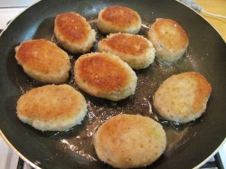 Котлеты из сома нежные - шаг 13