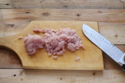 Котлеты куриные рубленные с майонезом - шаг 2