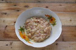 Котлеты куриные рубленные с майонезом - шаг 5