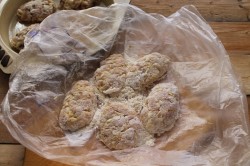 Котлеты куриные рубленные с майонезом - шаг 6