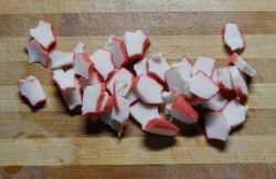 Крабовый салат с рисом, огурцом и кукурузой классический - шаг 6 Крабовый салат с рисом, огурцом и кукурузой классический - шаг 6