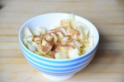 Крамбл с миндалем яблоками и сливочным маслом - шаг 3