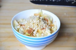 Крамбл с миндалем яблоками и сливочным маслом - шаг 4