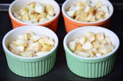 Крамбл с миндалем яблоками и сливочным маслом - шаг 5