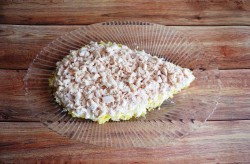 Слоеный салат с грудками Крыска - шаг 5