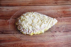 Слоеный салат с грудками Крыска - шаг 7