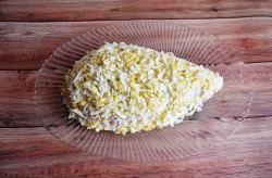 Слоеный салат с грудками Крыска - шаг 8