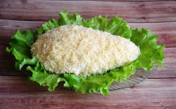 Слоеный салат с грудками Крыска - шаг 11