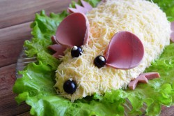 Слоеный салат с грудками Крыска - шаг 14