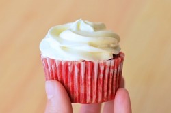 Крем из сливочного сыра и сливок для торта - шаг 10 Крем из сливочного сыра и сливок для торта - шаг 10