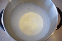 Крем из сливок и сахарной пудры - шаг 2 Крем из сливок и сахарной пудры - шаг 2