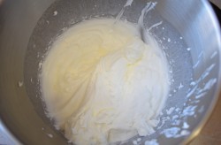 Крем из сливок и сахарной пудры - шаг 4 Крем из сливок и сахарной пудры - шаг 4