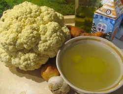 Крем суп из цветной капусты с курицей - шаг 1