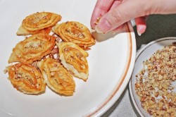 Крымская пахлава пляжная медовая - хворост - шаг 16