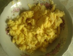 Кукурузные лепешки с сыром - шаг 2