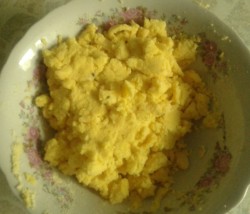 Кукурузные лепешки с сыром - шаг 3