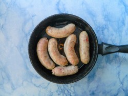 Купаты полуфабрикаты на сковороде - шаг 5