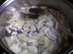 Курица в остром томатном соусе - шаг 1