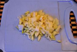 Рулет из филе страуса с черносливом - шаг 3