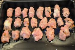 Рулет из филе страуса с черносливом - шаг 6