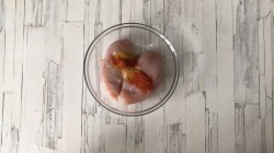 Куриное филе в молоке - шаг 2 Куриное филе в молоке - шаг 2