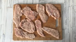 Куриные рулетики в беконе - шаг 3