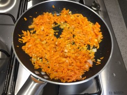 Паштет из куриных окорочков - шаг 4