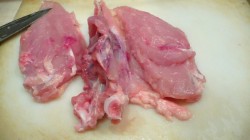 Куриный рулет черносливный - шаг 2