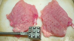 Куриный рулет черносливный - шаг 3