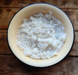 Кутья из риса с изюмом и медом - шаг 4