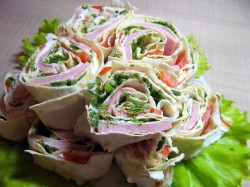 Лаваш с вареной колбасой и плавленым сыром - шаг 12