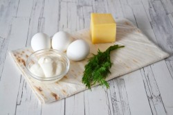 Лаваш с сыром и яйцом - шаг 1